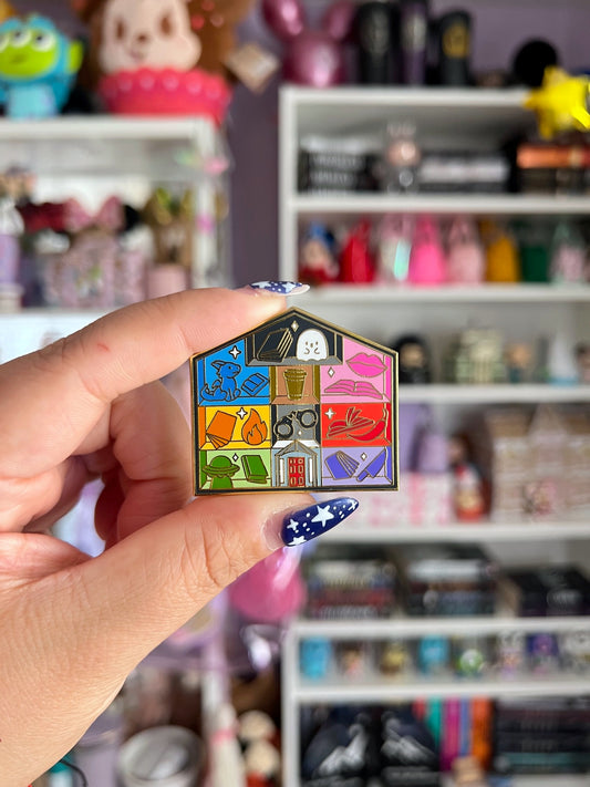 Bookish House / Enamel Pin