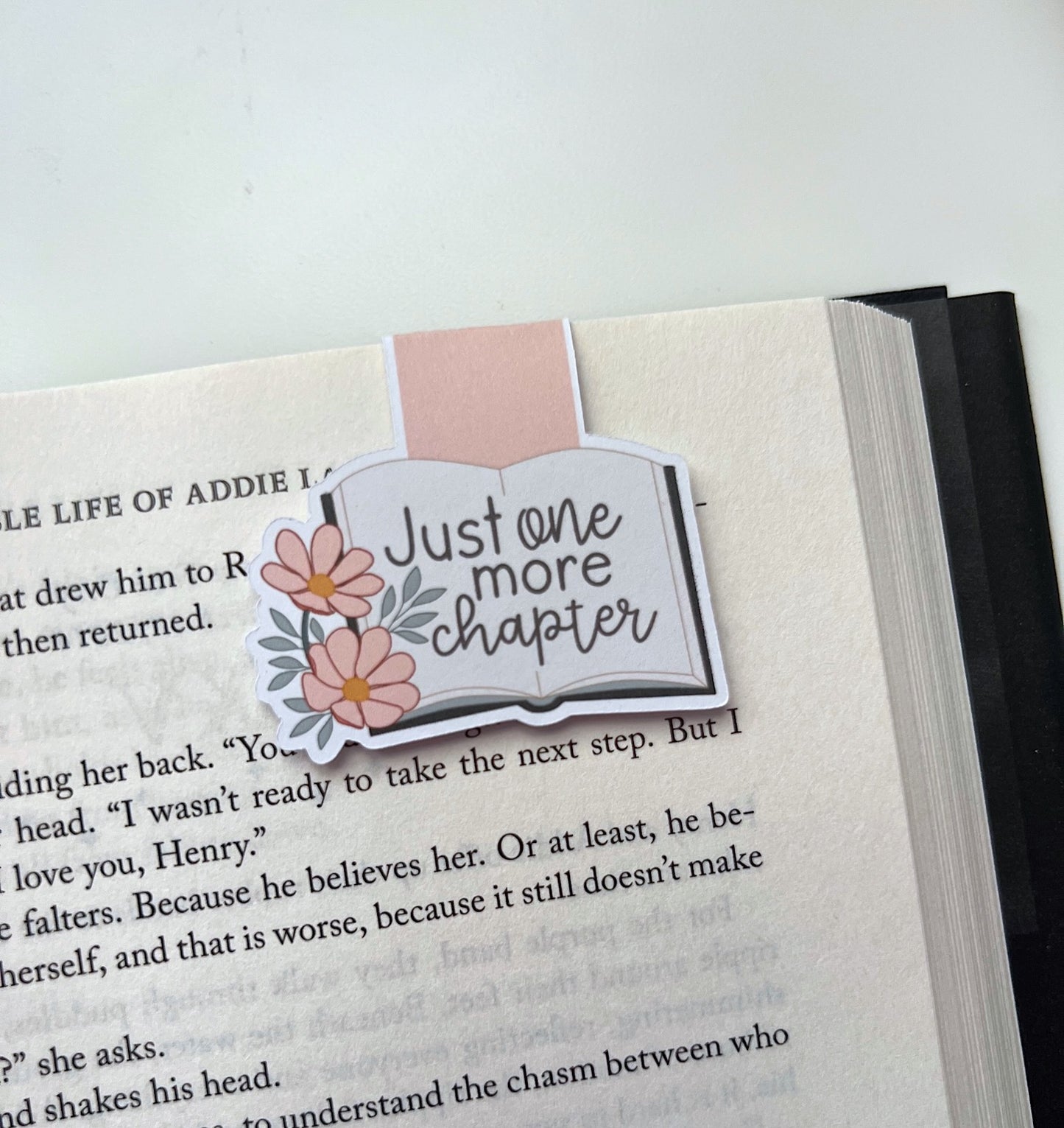 One more Chapter / Magnetic Bookmark