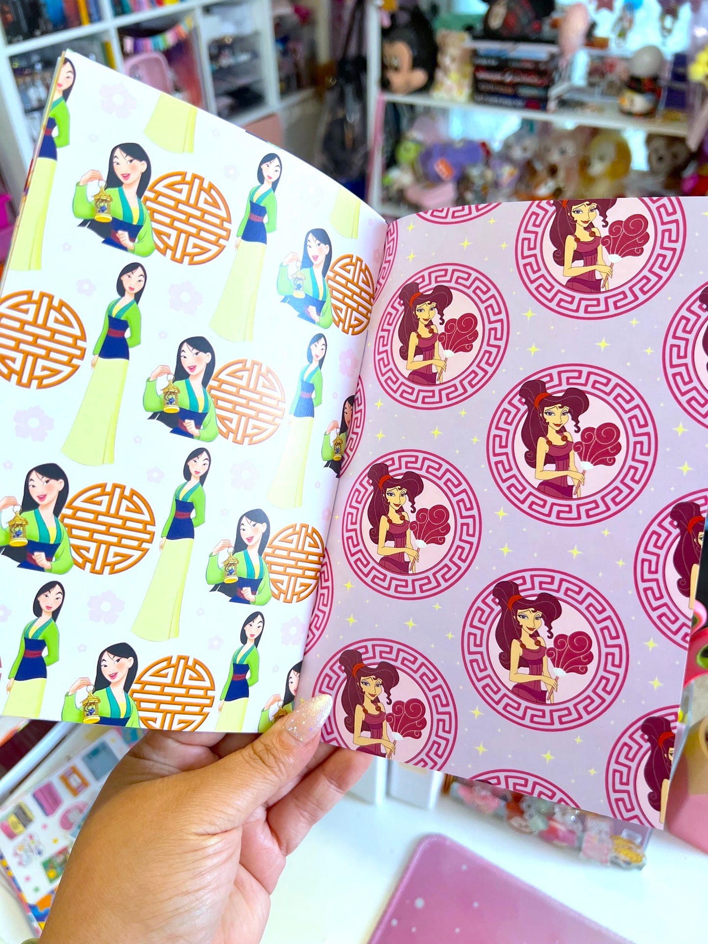 Vol.4 - Princess Edition / Paper Booklet (LIMITED)