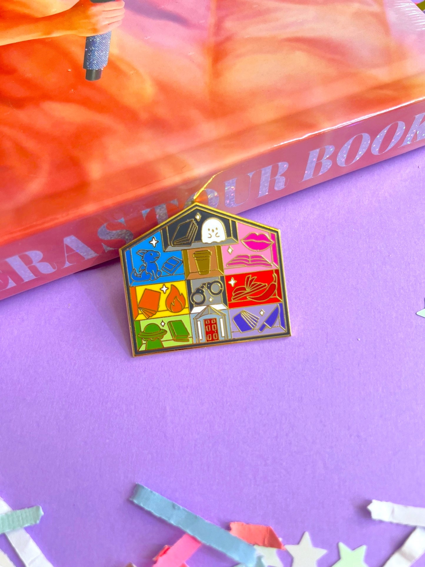 Bookish House / Enamel Pin