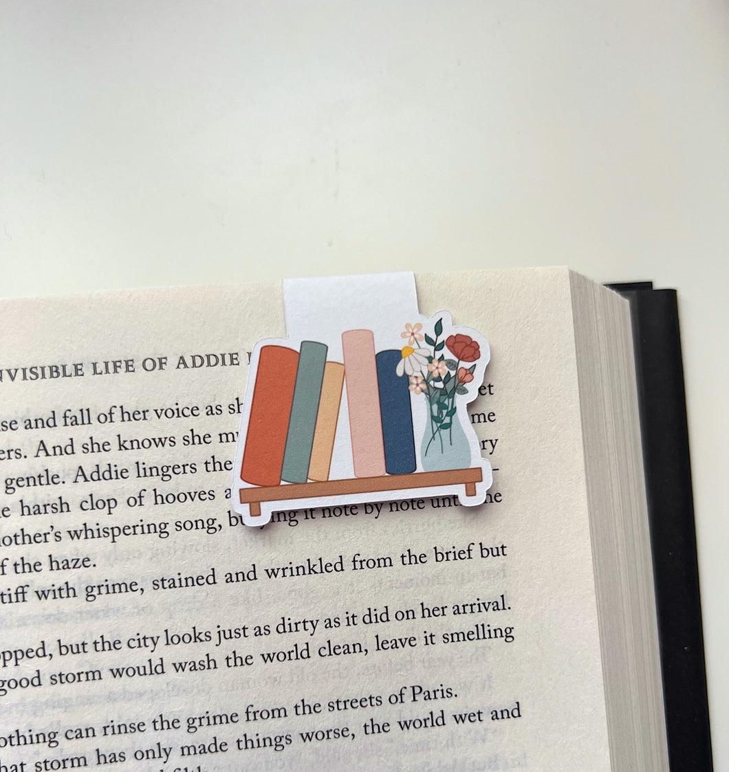 Bookshelf / Magnetic Bookmark